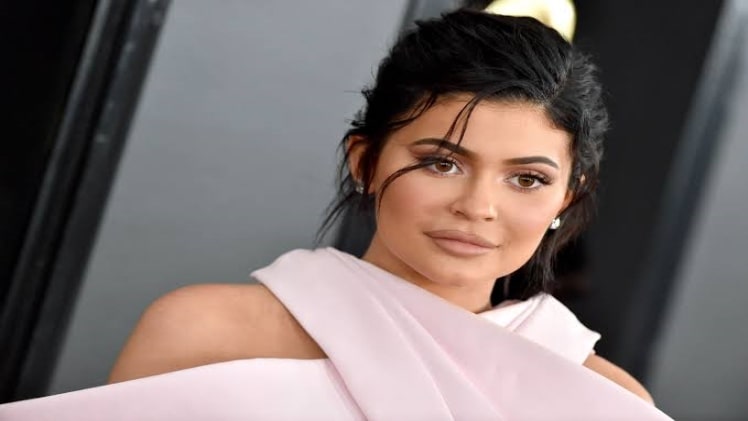Exploring Kylie Jenner’s Real Estate Investments and How They Contribute to Her Net Worth