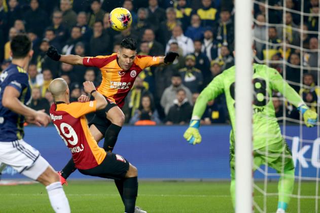 The Ultimate Showdown: Fenerbahçe vs Galatasaray – Watch Live Now!